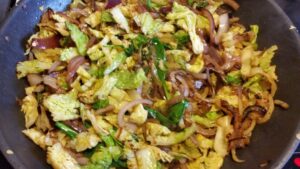 Dansk bøf med bløde løg