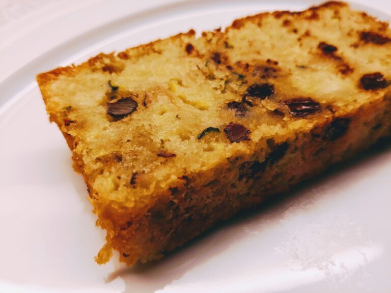 Squashkage med hasselnødder og marcipan