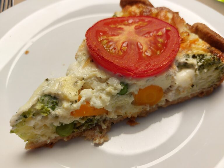 Broccoli tærte med hytteost og mozzarella1